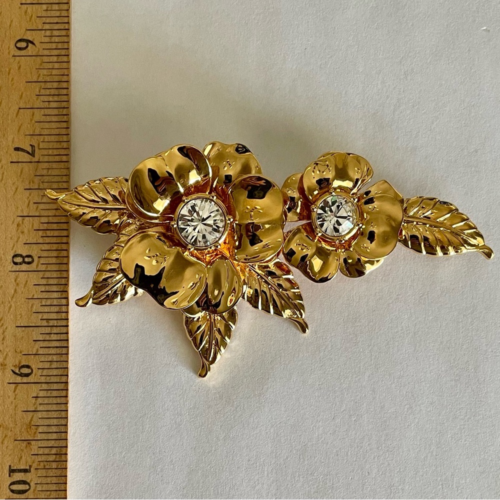 Vintage Signed Joan Rivers Gold Plated Flower Brooch With Swarovski Crystals - Picture 3 of 5